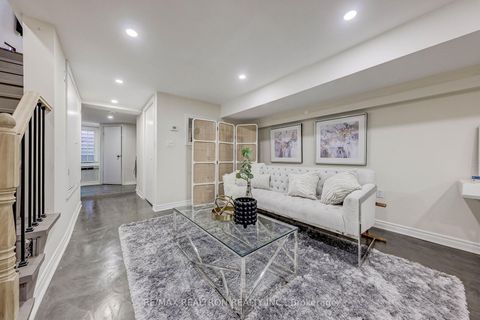 Photo 20 at 146 Manning Avenue, Bellwoods, Toronto