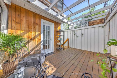 Photo 22 at 146 Manning Avenue, Bellwoods, Toronto
