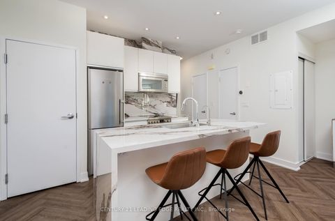 Photo 2 at 204 - 441 Jane Street, Bloor West Village, Toronto