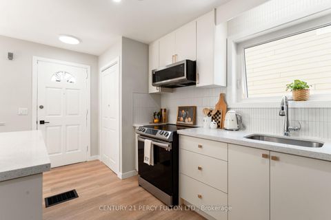 Photo 8 at 34 Topham Road, Parkview, Toronto