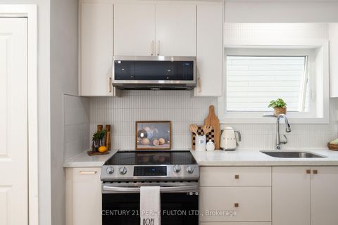 Photo 9 at 34 Topham Road, Parkview, Toronto