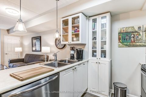 Photo 10 at 101 - 250 Pine Grove Road, Islington Woods, Vaughan