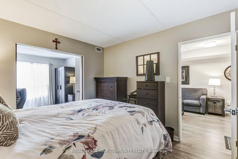 Photo 22 at 101 - 250 Pine Grove Road, Islington Woods, Vaughan