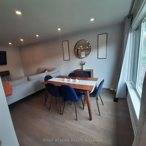 Photo 4 at 32 Davis Road, Aurora Highlands, Aurora
