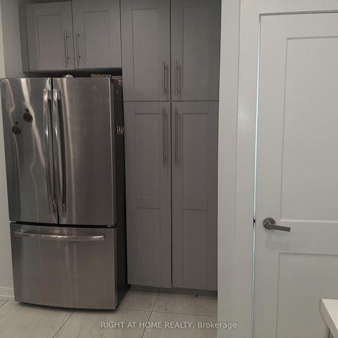 Photo 10 at 32 Davis Road, Aurora Highlands, Aurora