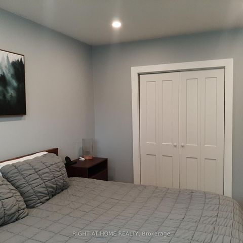 Photo 13 at 32 Davis Road, Aurora Highlands, Aurora