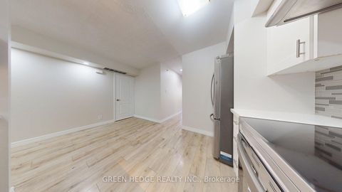 Photo 4 at 418 - 12 Douro Street, Niagara, Toronto