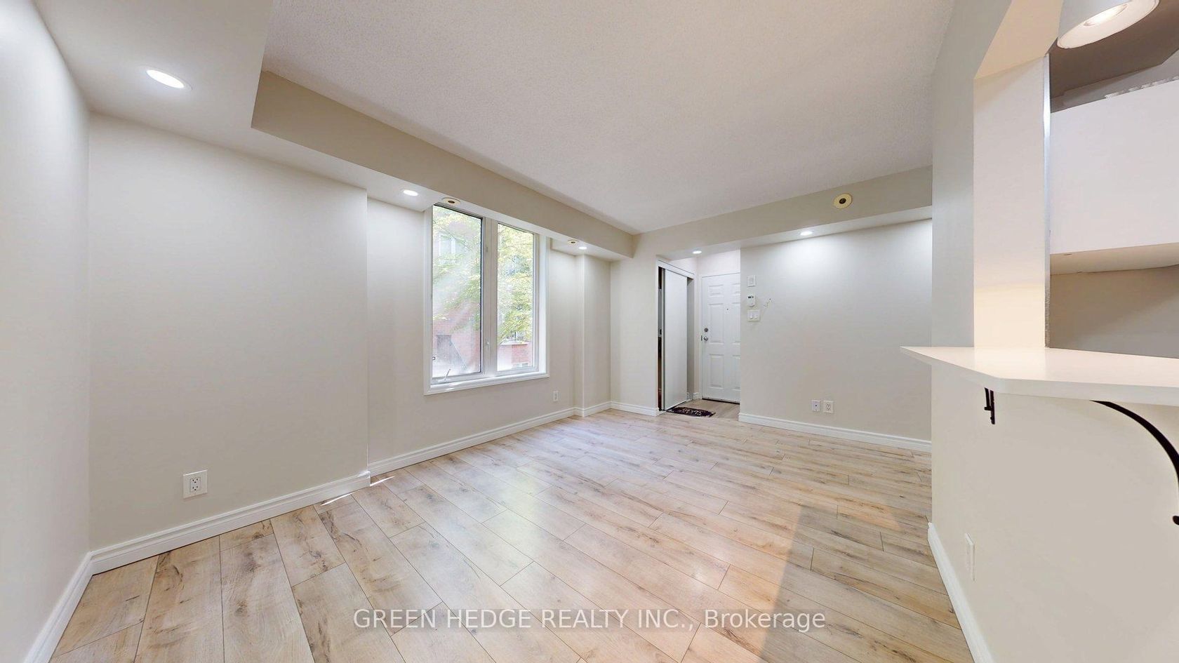 Photo 5 at 418 - 12 Douro Street, Niagara, Toronto Photo 5 at 418 - 12 Douro Street, Niagara, Toronto