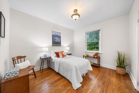 Photo 18 at 266 Chine Drive, Cliffcrest, Toronto