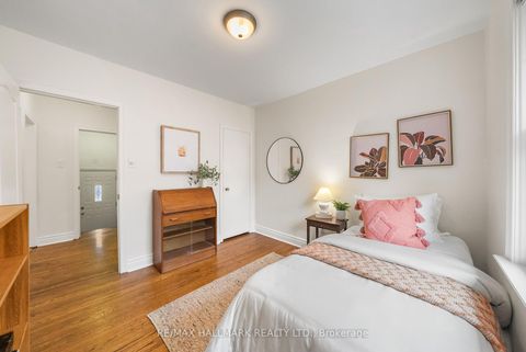 Photo 21 at 266 Chine Drive, Cliffcrest, Toronto