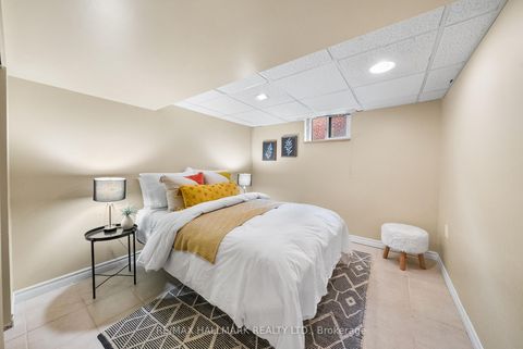 Photo 31 at 266 Chine Drive, Cliffcrest, Toronto