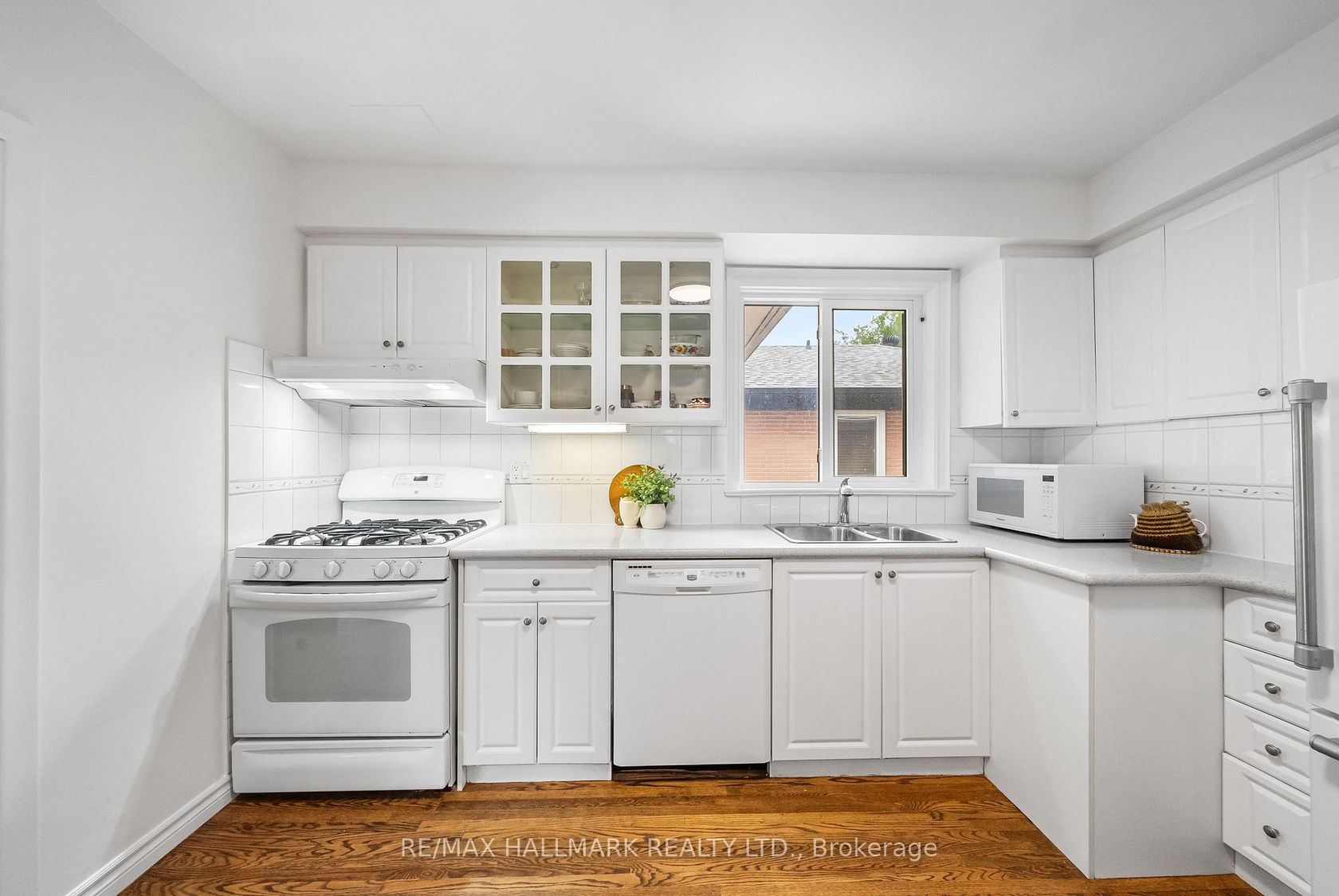 Photo 14 at 266 Chine Drive, Cliffcrest, Toronto Photo 14 at 266 Chine Drive, Cliffcrest, Toronto