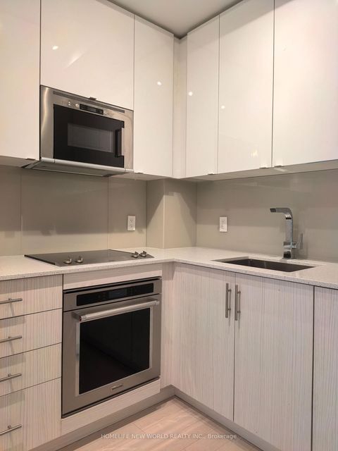 Photo 7 at 605 - 330 Richmond Street W, Waterfront Communities C1, Toronto