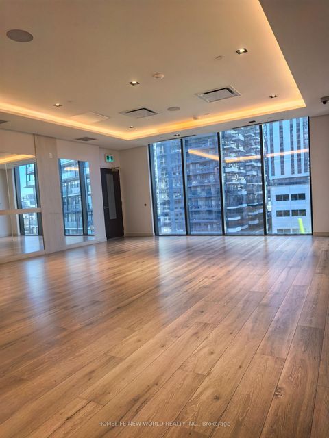 Photo 10 at 605 - 330 Richmond Street W, Waterfront Communities C1, Toronto