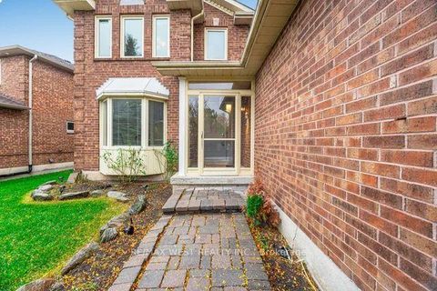 Photo 2 at 86 Dina Road, Maple, Vaughan