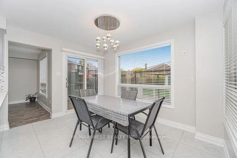 Photo 18 at 86 Dina Road, Maple, Vaughan