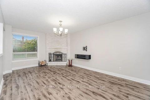 Photo 21 at 86 Dina Road, Maple, Vaughan