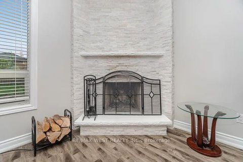 Photo 24 at 86 Dina Road, Maple, Vaughan