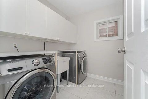 Photo 26 at 86 Dina Road, Maple, Vaughan