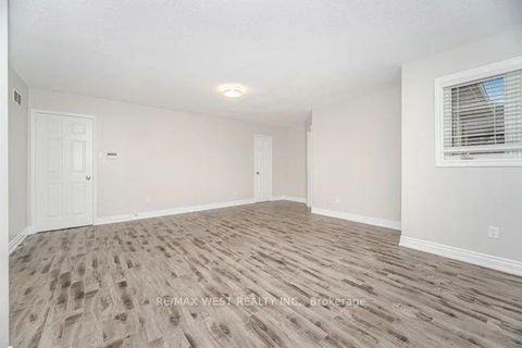 Photo 32 at 86 Dina Road, Maple, Vaughan