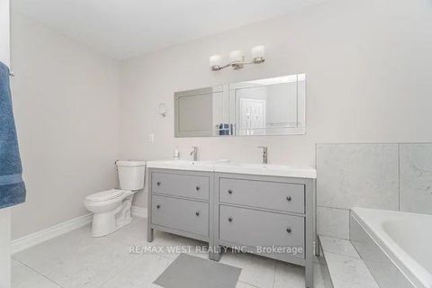 Photo 33 at 86 Dina Road, Maple, Vaughan