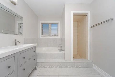 Photo 34 at 86 Dina Road, Maple, Vaughan