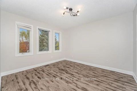 Photo 36 at 86 Dina Road, Maple, Vaughan