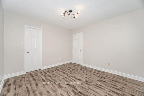 Photo 37 at 86 Dina Road, Maple, Vaughan