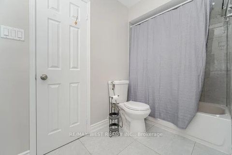 Photo 42 at 86 Dina Road, Maple, Vaughan