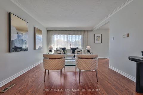 Photo 3 at 6 Lucifer Drive, Pleasant View, Toronto