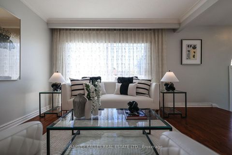 Photo 4 at 6 Lucifer Drive, Pleasant View, Toronto