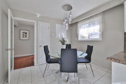 Photo 16 at 6 Lucifer Drive, Pleasant View, Toronto