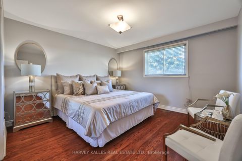 Photo 17 at 6 Lucifer Drive, Pleasant View, Toronto