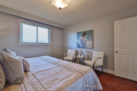 Photo 18 at 6 Lucifer Drive, Pleasant View, Toronto