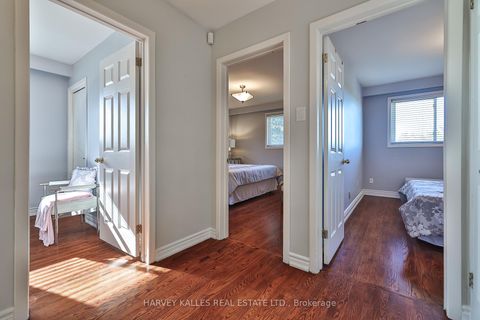 Photo 27 at 6 Lucifer Drive, Pleasant View, Toronto