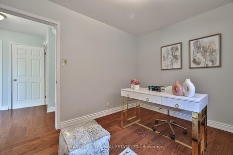 Photo 35 at 6 Lucifer Drive, Pleasant View, Toronto