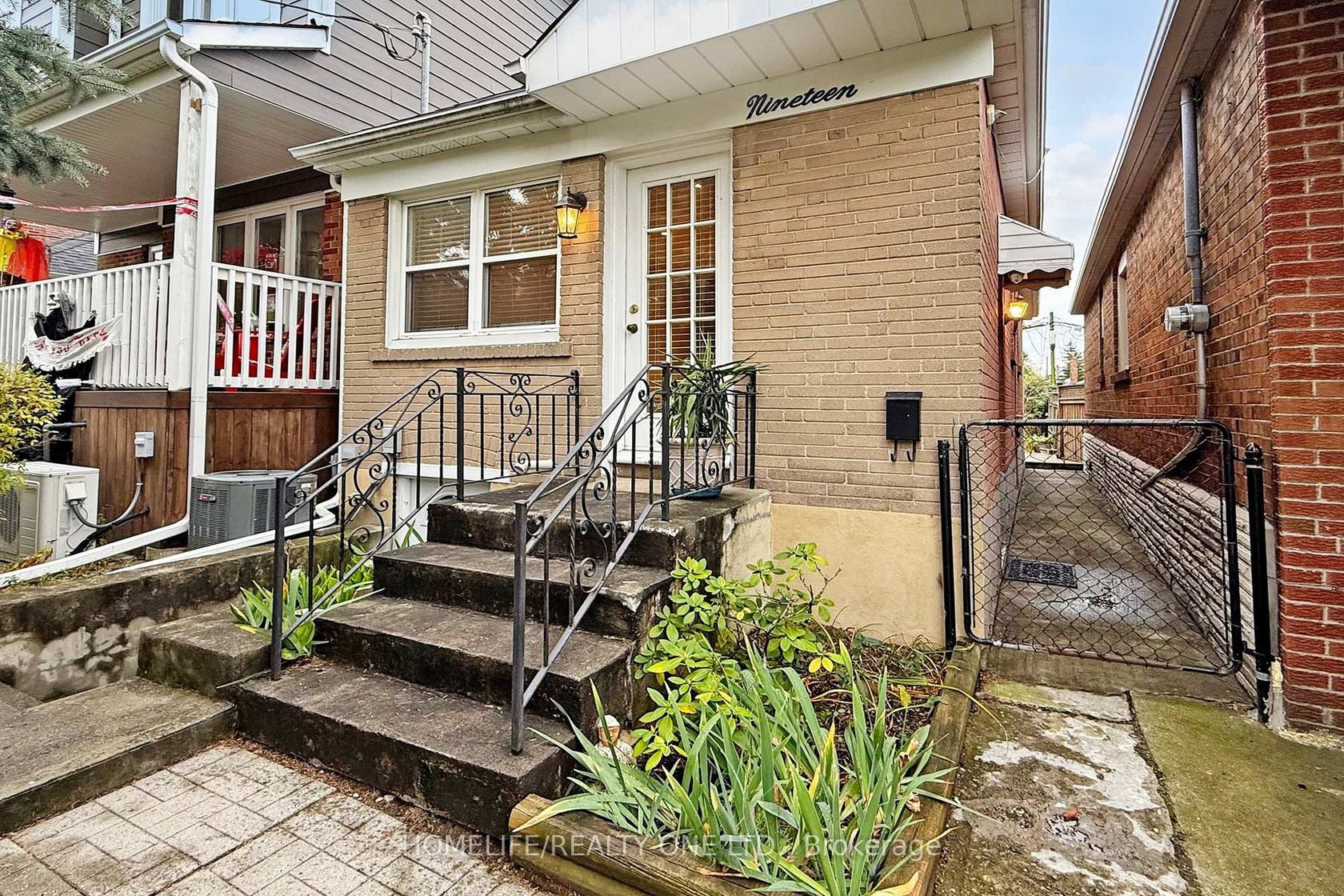 Photo 3 at 19 Morland Road, Bloor West Village, Toronto Photo 3 at 19 Morland Road, Bloor West Village, Toronto