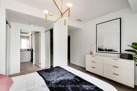 Photo 10 at 807 - 185 Alberta Avenue, Oakwood Village, Toronto Photo 10 at 807 - 185 Alberta Avenue, Oakwood Village, Toronto