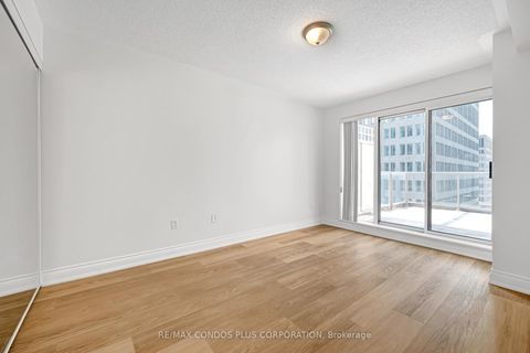 Photo 13 at 903 - 909 Bay Street, Bay Street Corridor, Toronto