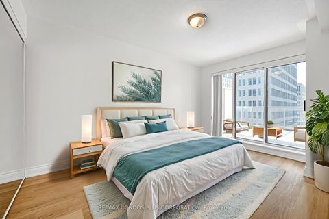 Photo 14 at 903 - 909 Bay Street, Bay Street Corridor, Toronto