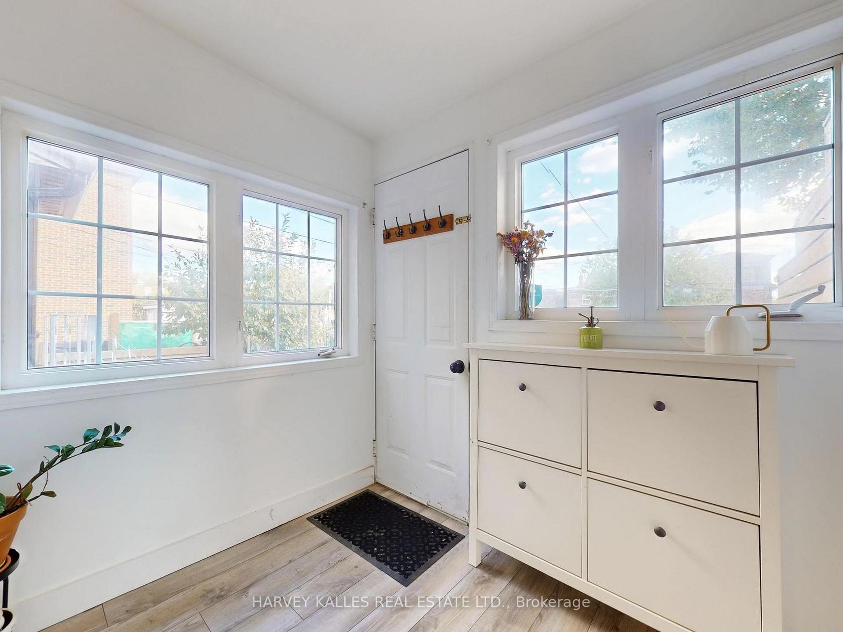 Photo 10 at 211 Rosemount Avenue, Davenport, Toronto Photo 10 at 211 Rosemount Avenue, Davenport, Toronto