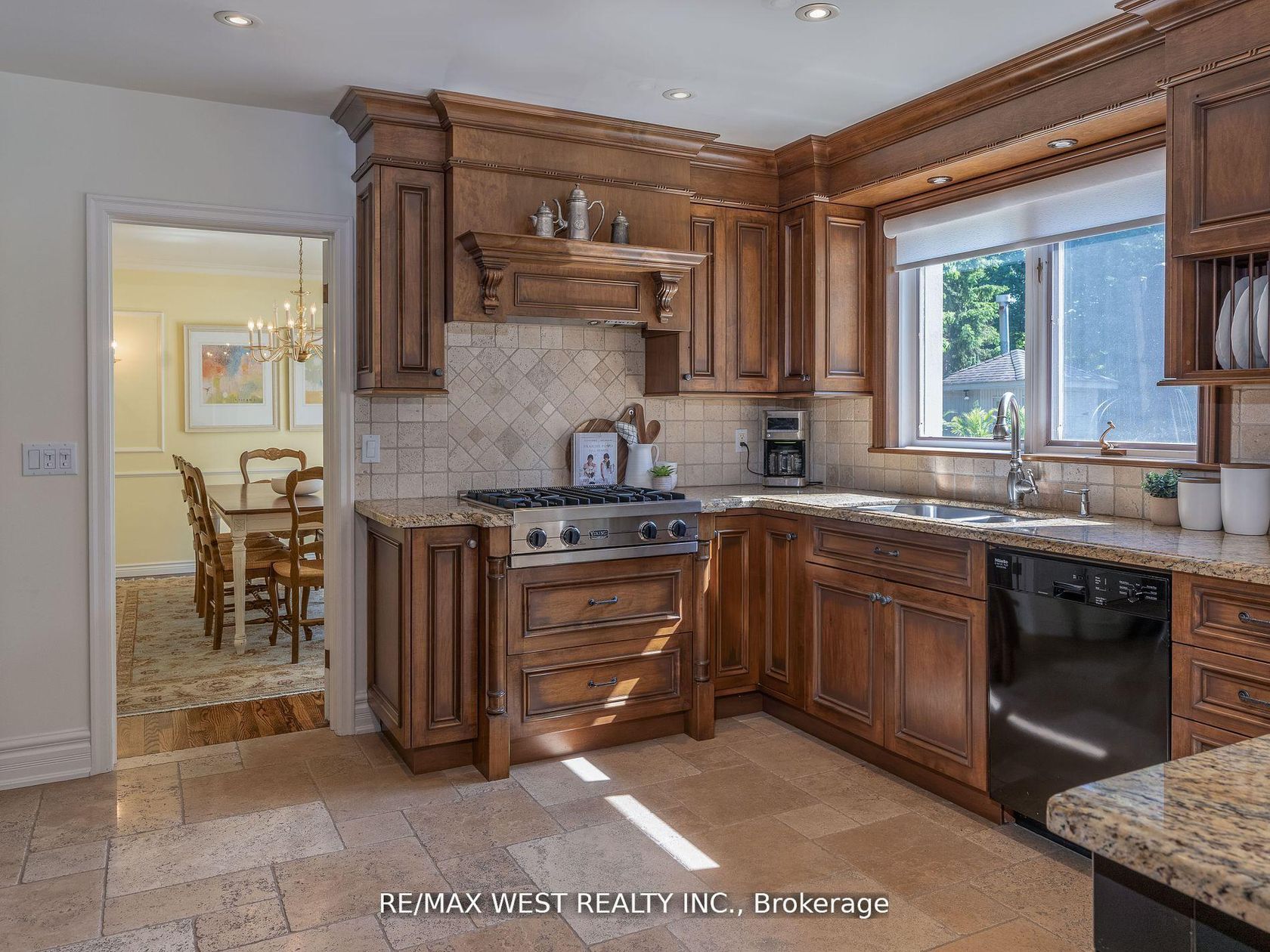 Photo 8 at 57 Edenvale Crescent, Humber Valley, Toronto Photo 8 at 57 Edenvale Crescent, Humber Valley, Toronto