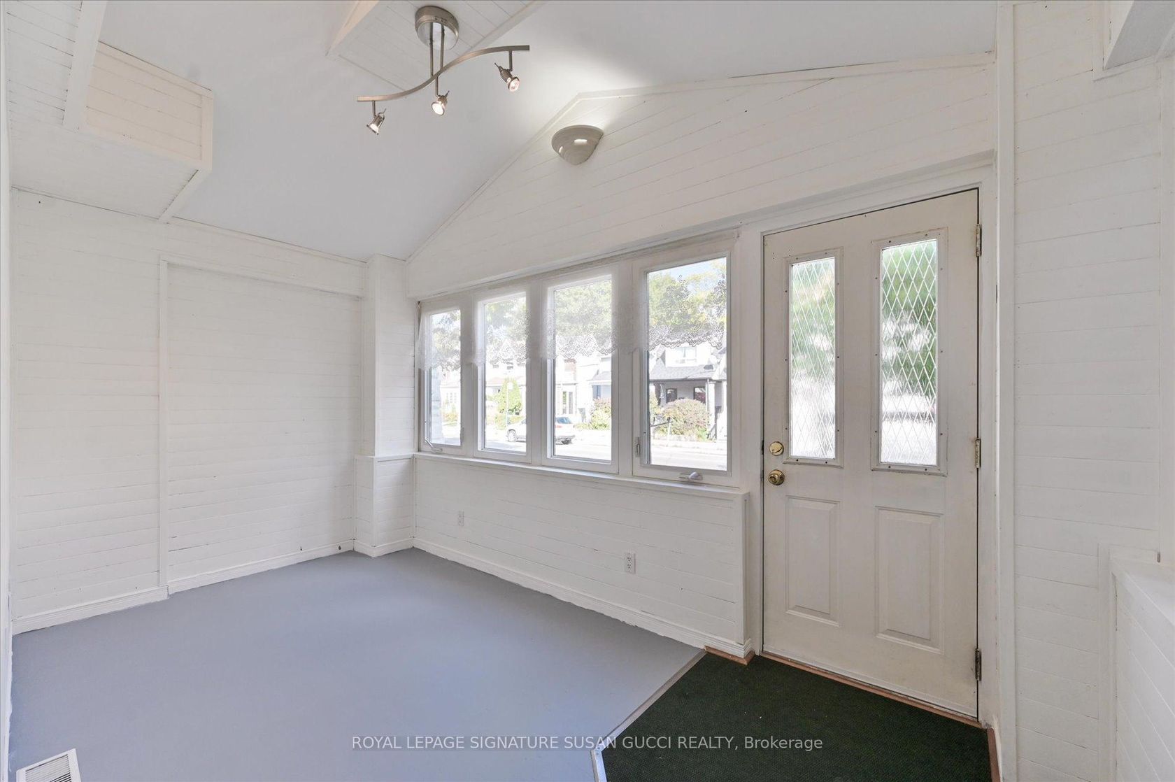Photo 2 at 1138 Woodbine Avenue, East York, Toronto Photo 2 at 1138 Woodbine Avenue, East York, Toronto