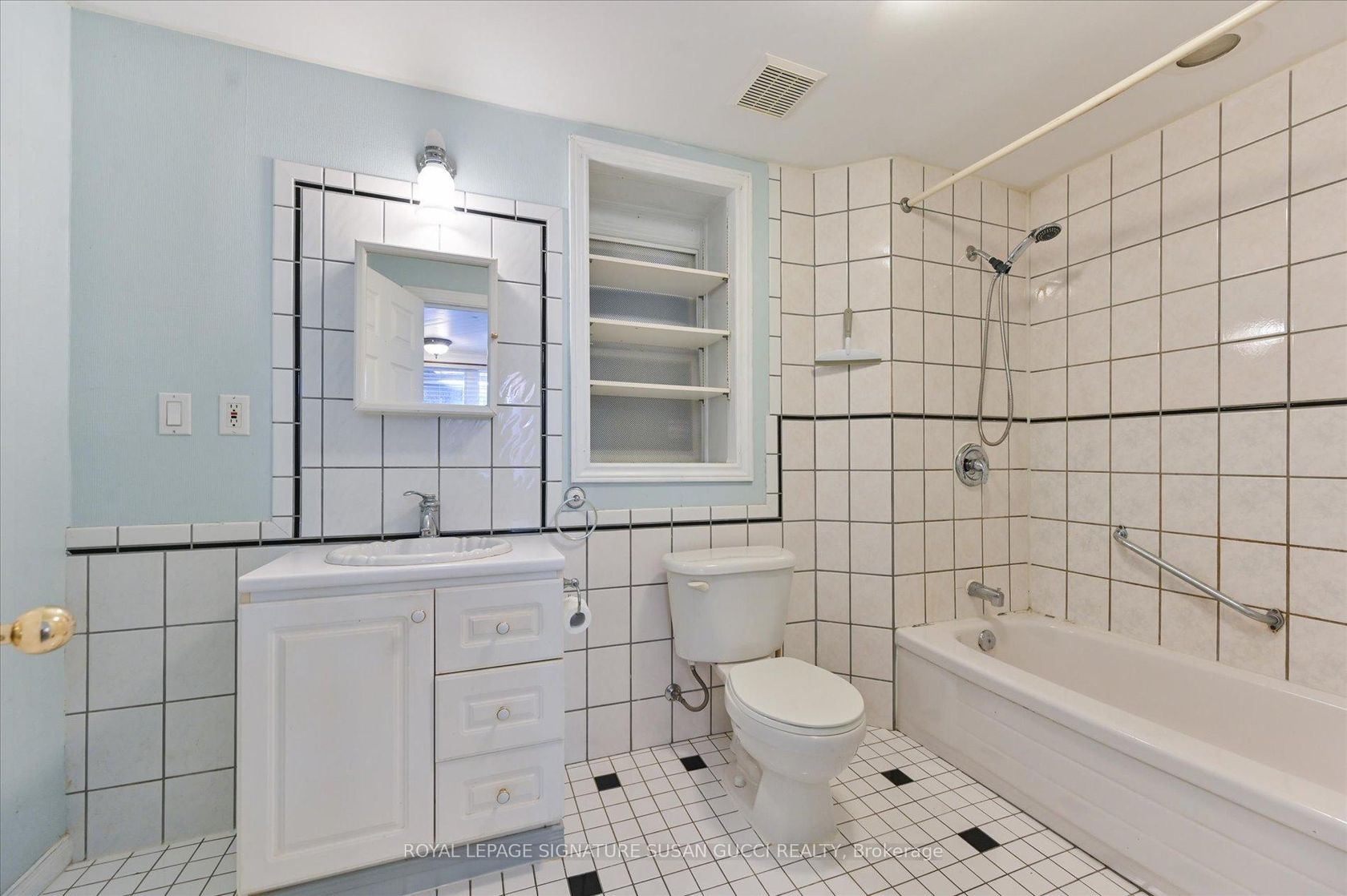 Photo 15 at 1138 Woodbine Avenue, East York, Toronto Photo 15 at 1138 Woodbine Avenue, East York, Toronto