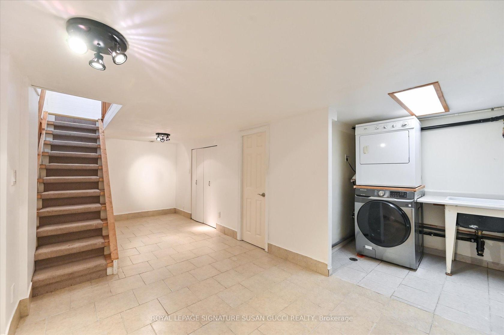 Photo 17 at 1138 Woodbine Avenue, East York, Toronto Photo 17 at 1138 Woodbine Avenue, East York, Toronto