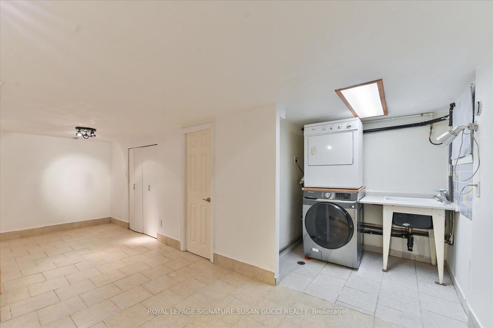 Photo 19 at 1138 Woodbine Avenue, East York, Toronto Photo 19 at 1138 Woodbine Avenue, East York, Toronto
