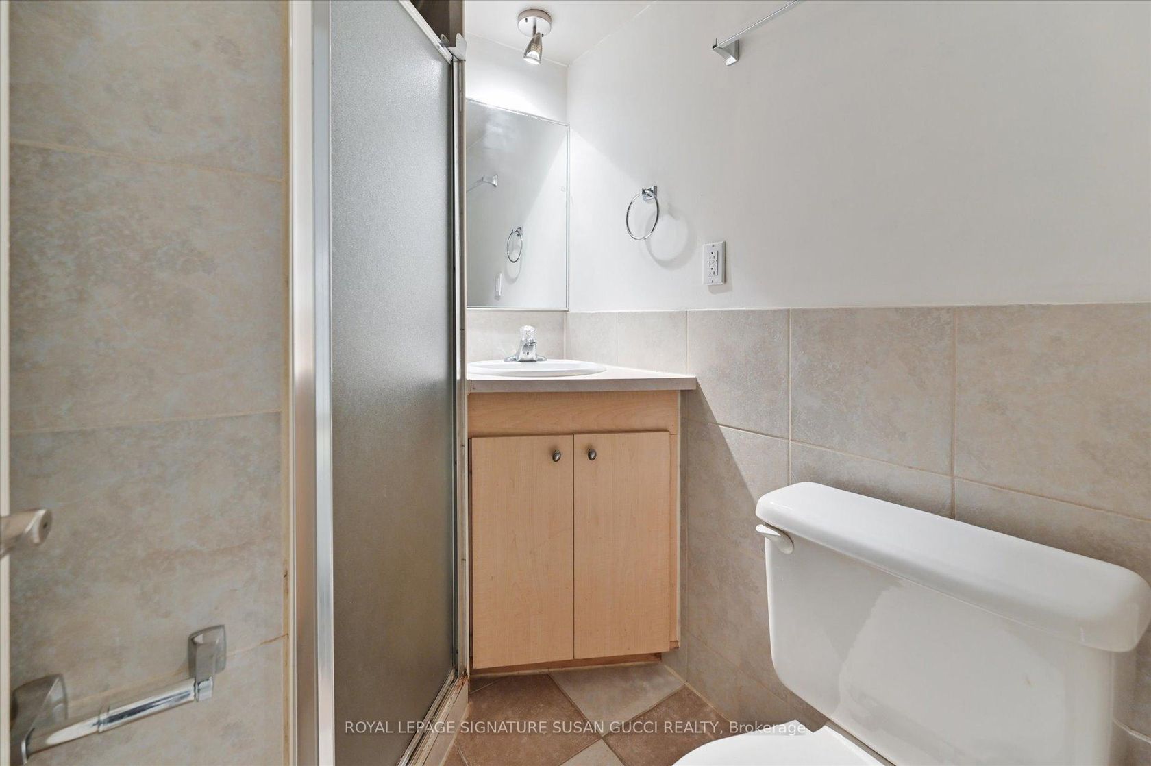 Photo 22 at 1138 Woodbine Avenue, East York, Toronto Photo 22 at 1138 Woodbine Avenue, East York, Toronto