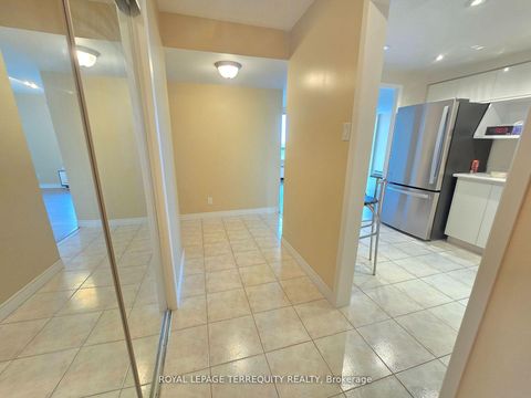 Photo 5 at 1209 - 61 Markbrook Lane, Jamestown, Toronto
