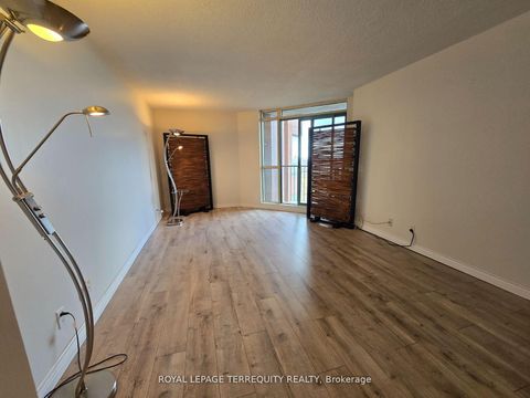 Photo 9 at 1209 - 61 Markbrook Lane, Jamestown, Toronto