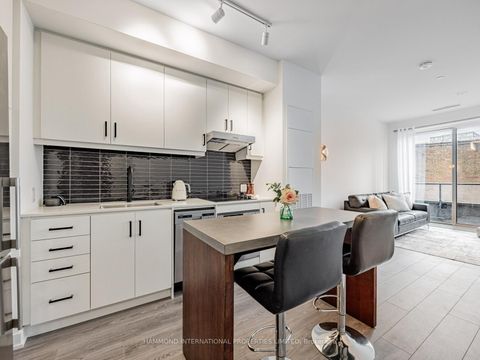 Photo 3 at 524 - 9 Tecumseth Street, Niagara, Toronto